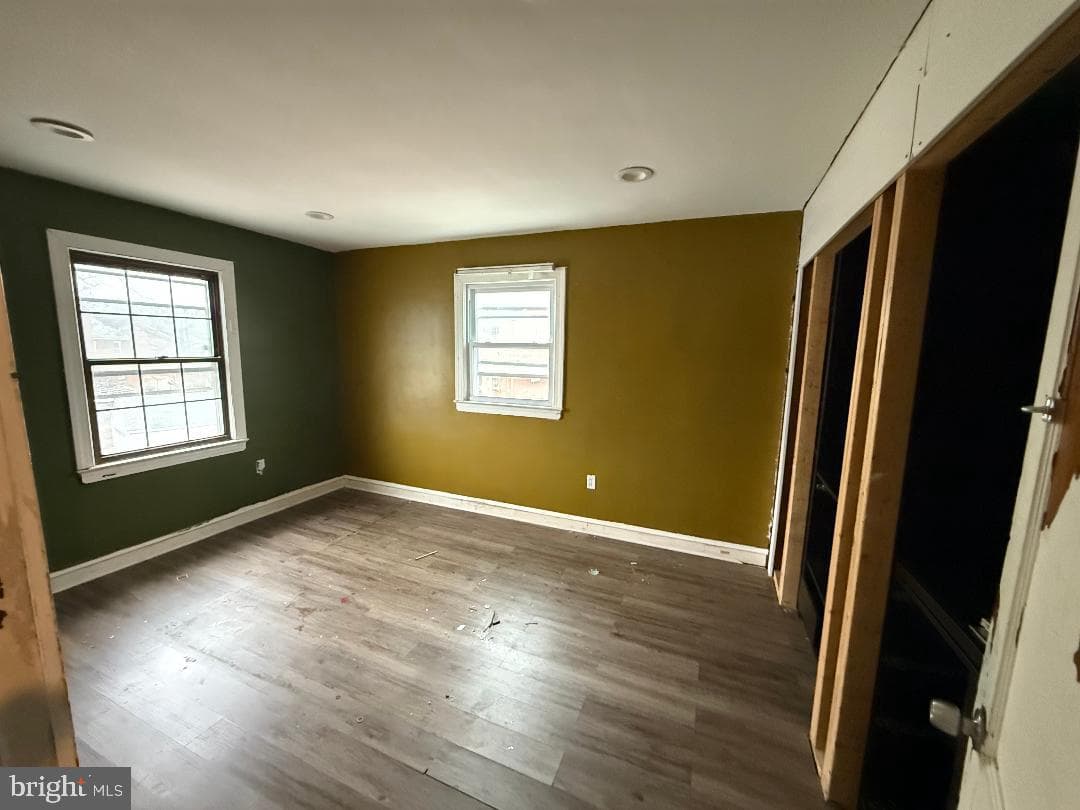 1910 T Place SE photo 6