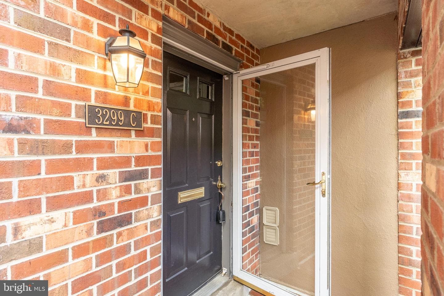 3299 Sutton Place NW #c photo 3