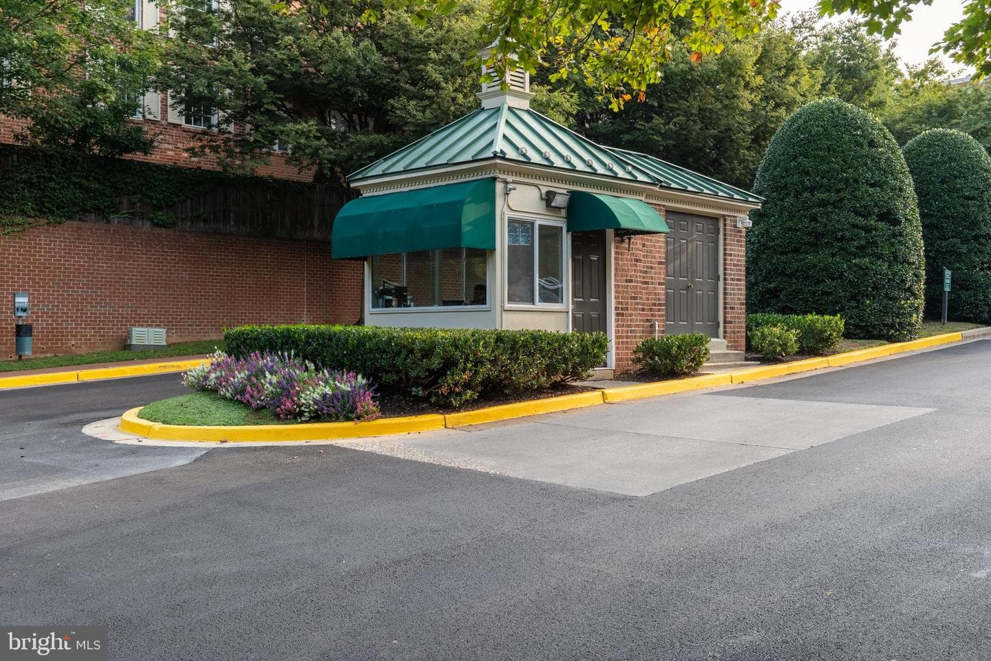 3299 Sutton Place NW #c photo 38