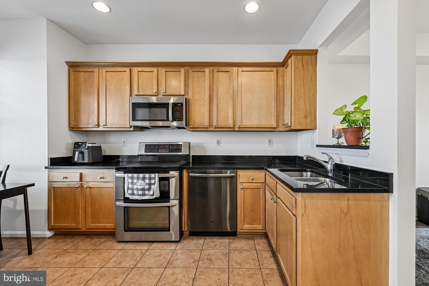 2382 Elvans Road SE photo 25