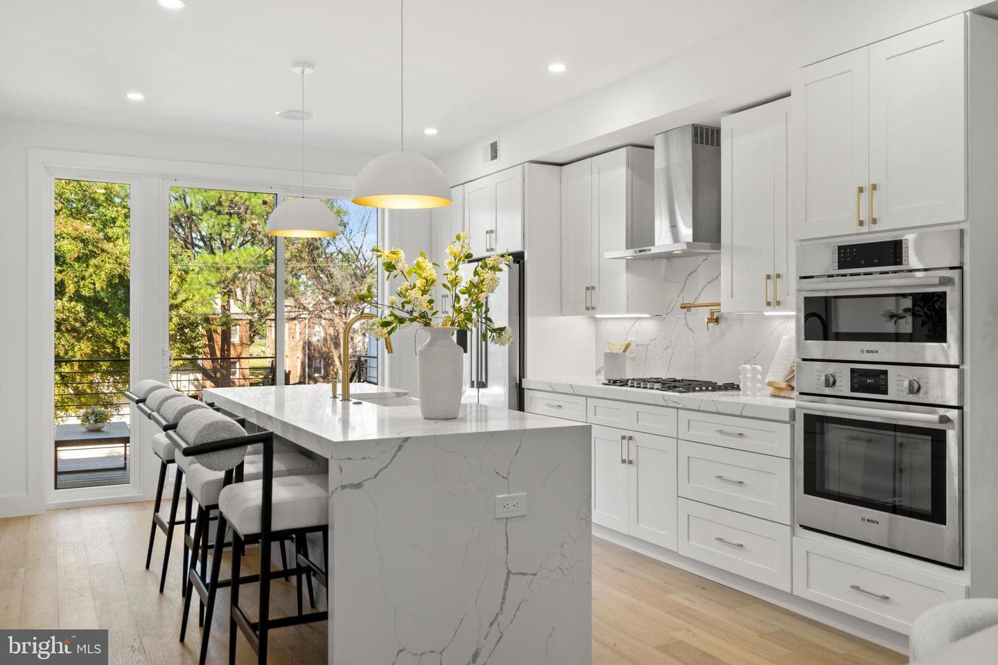 249 Gallatin Street NW photo 2