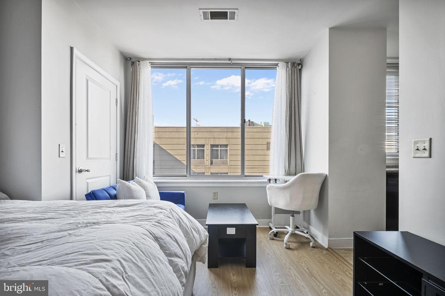 555 Massachusetts Avenue NW #1414 photo 4
