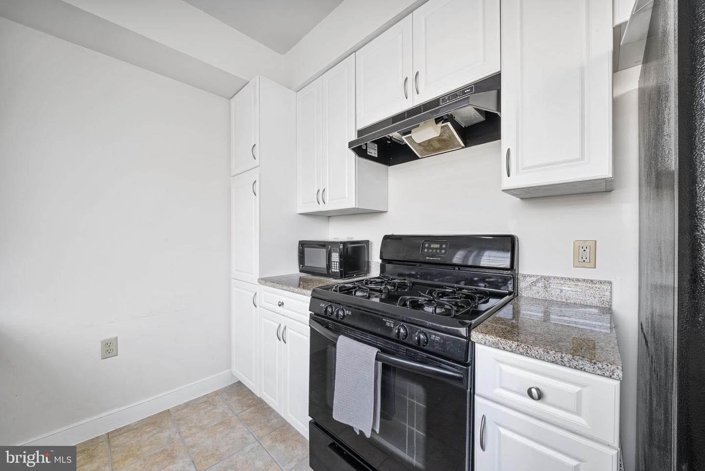 555 Massachusetts Avenue NW #1414 photo 9
