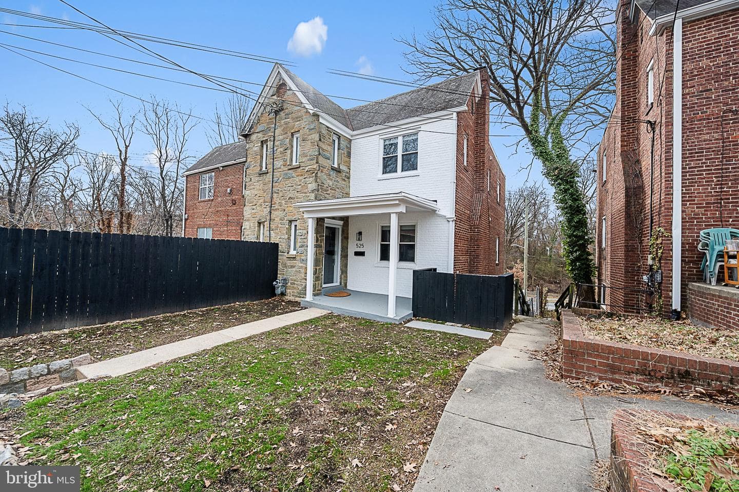 525 Oakwood Street SE photo 3
