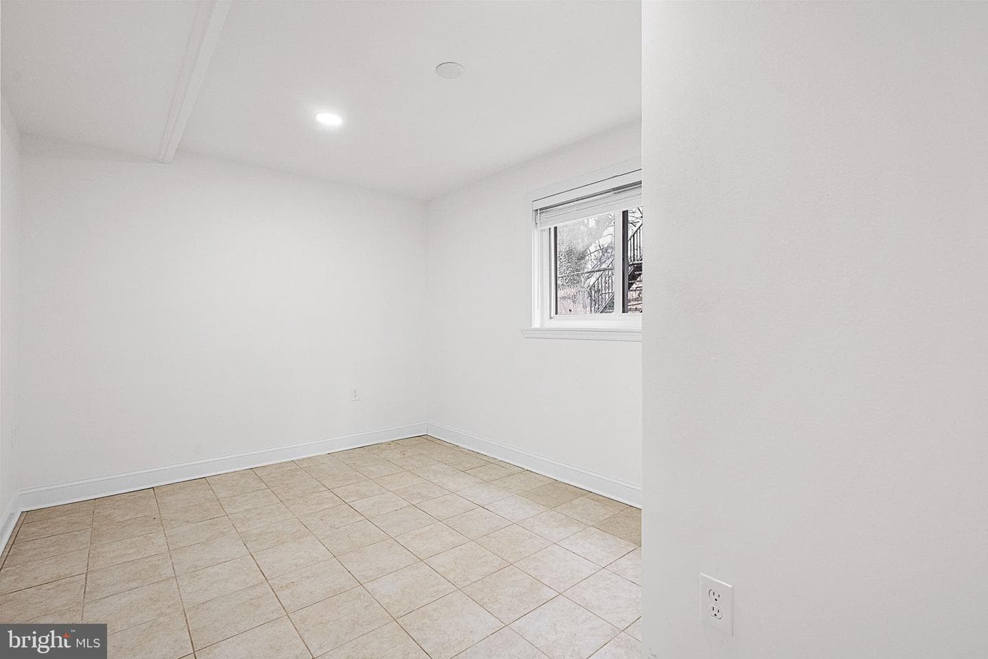 525 Oakwood Street SE photo 32