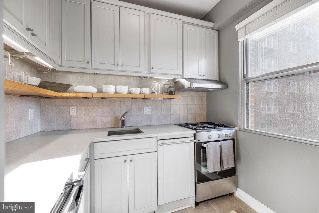 4000 Cathedral Avenue NW #218b photo 3