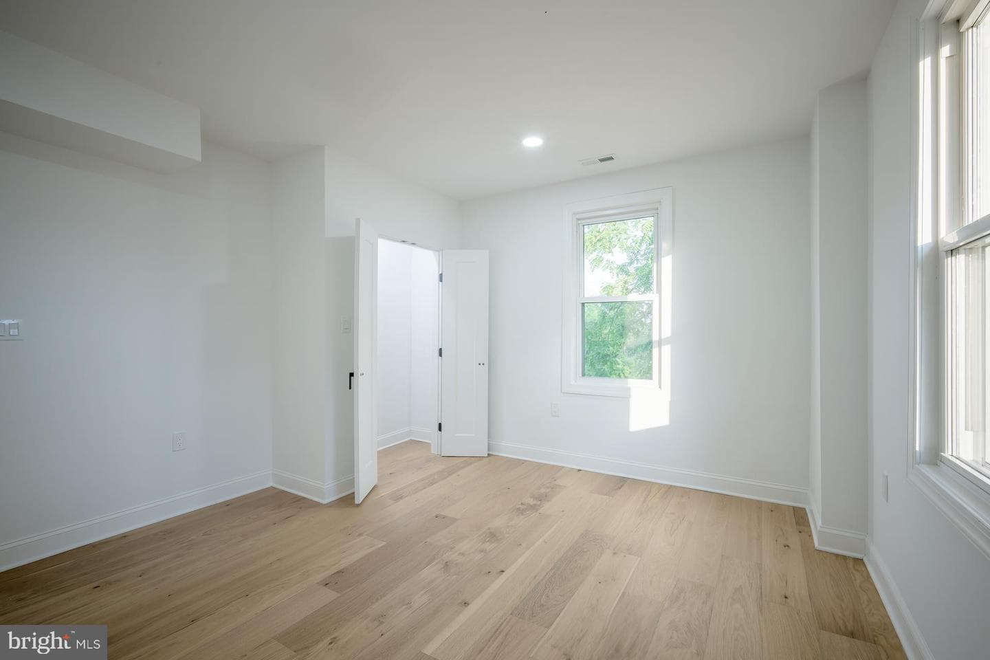 2907 Carlton Avenue NE photo 31
