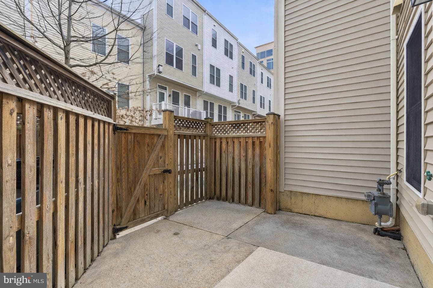353 L Street SE photo 31