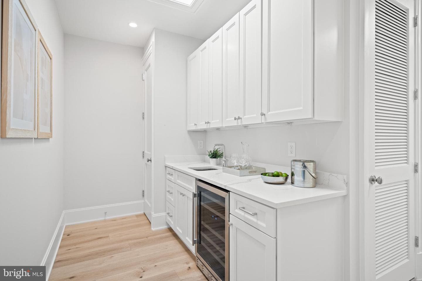 1863 Newton Street NW photo 26