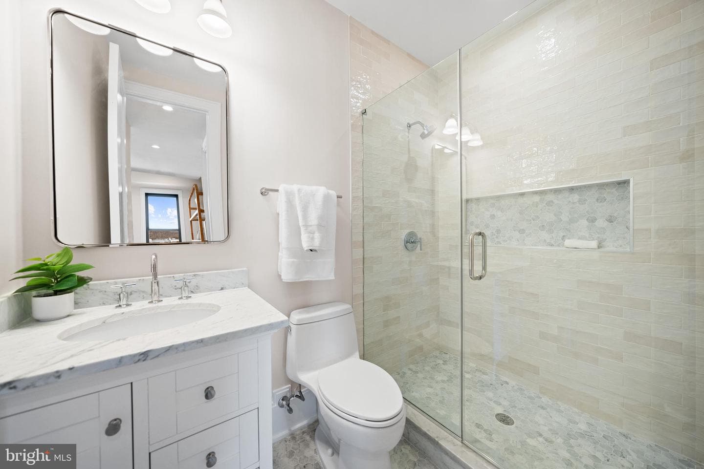 1863 Newton Street NW photo 29