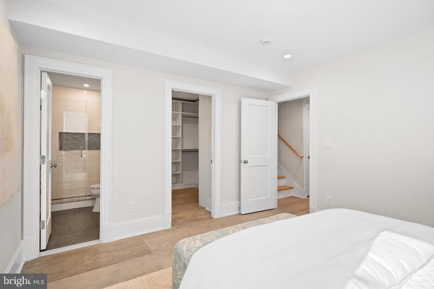 1863 Newton Street NW photo 40