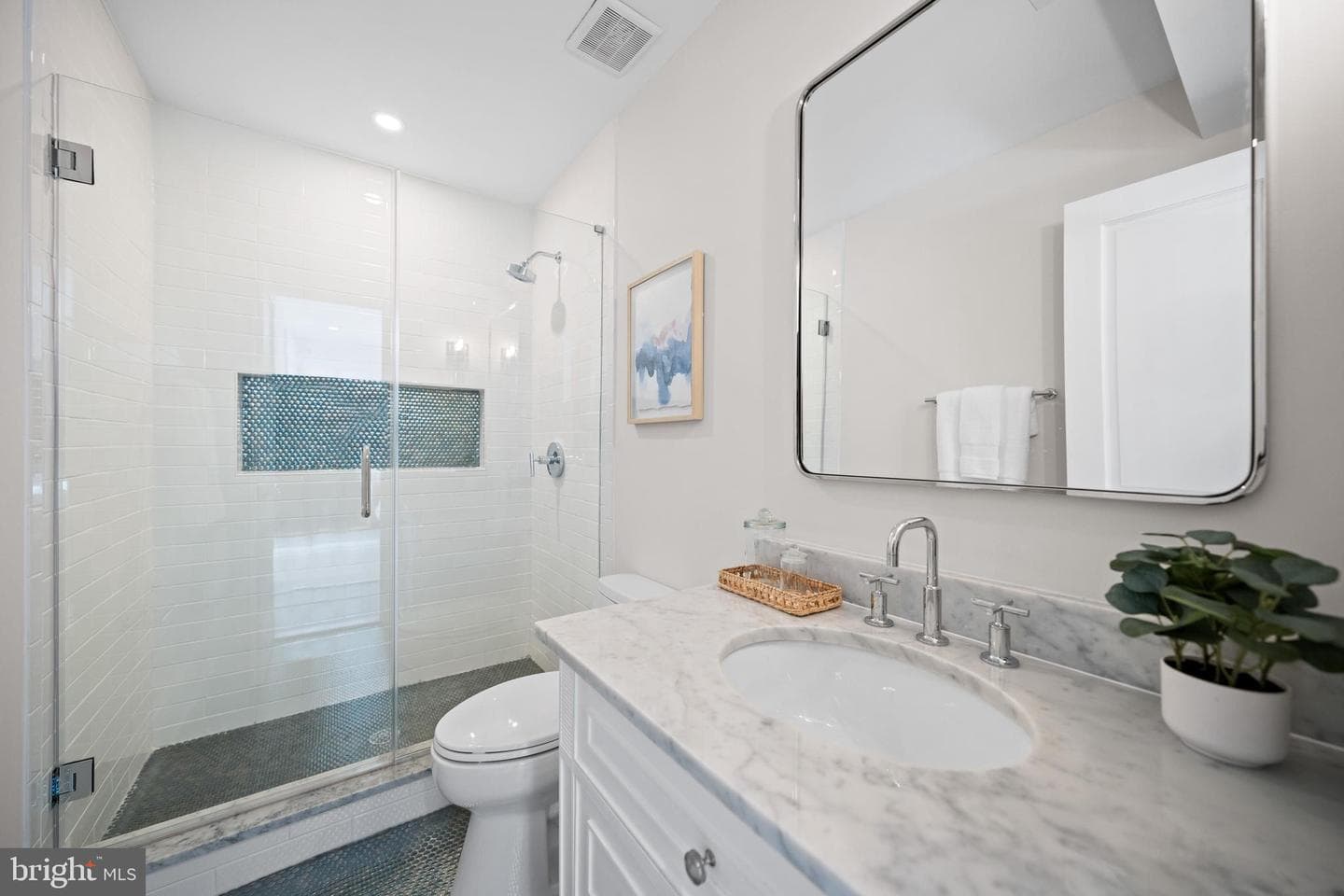 1863 Newton Street NW photo 41