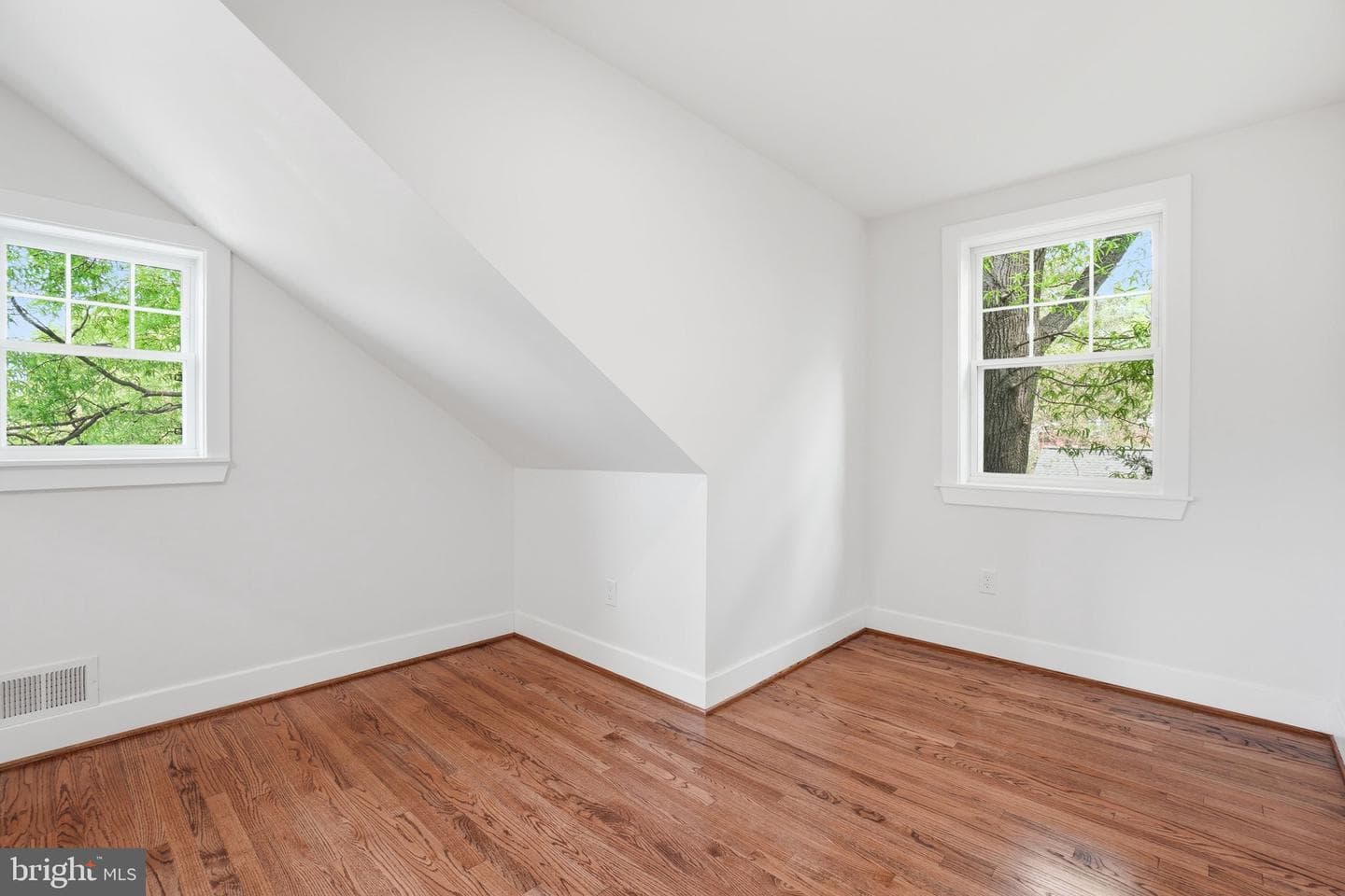 4720 Ellicott Street NW photo 36