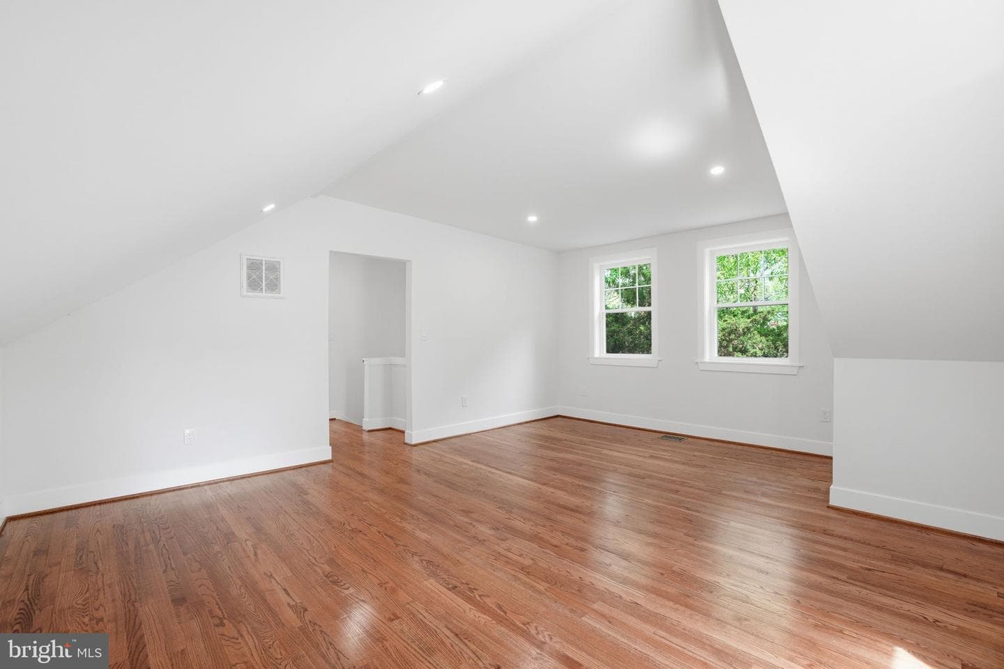 4720 Ellicott Street NW photo 40