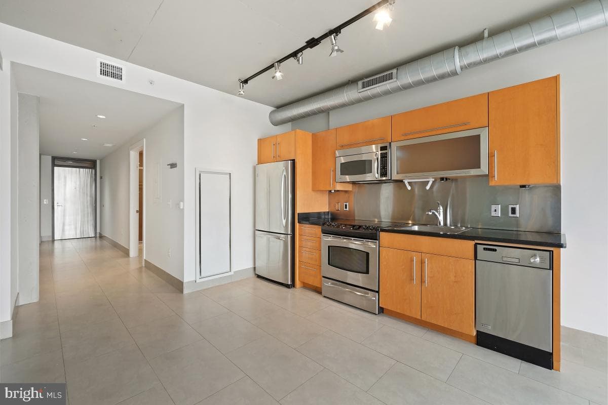 1133 14th Street NW #1103 photo 6