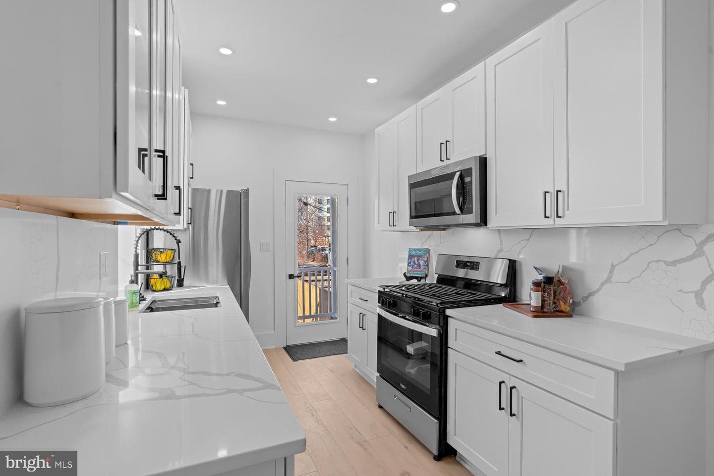 939 Shepherd Street NW photo 17