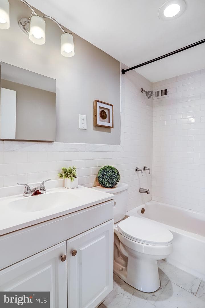 410 O Street SW #306 photo 32