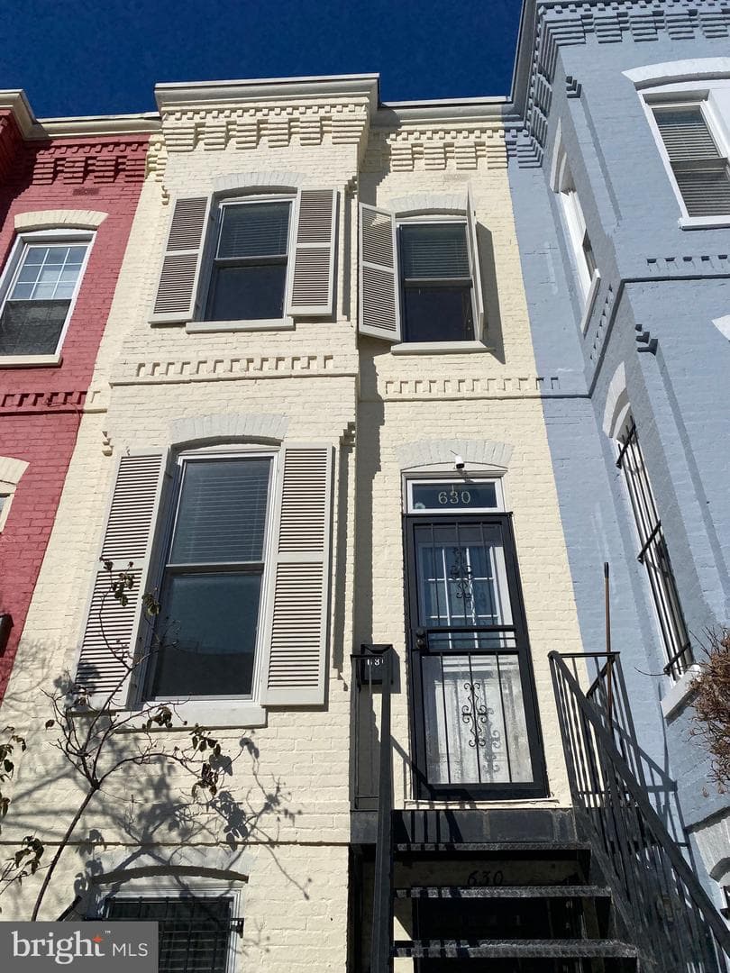 630 C Street SE photo 2