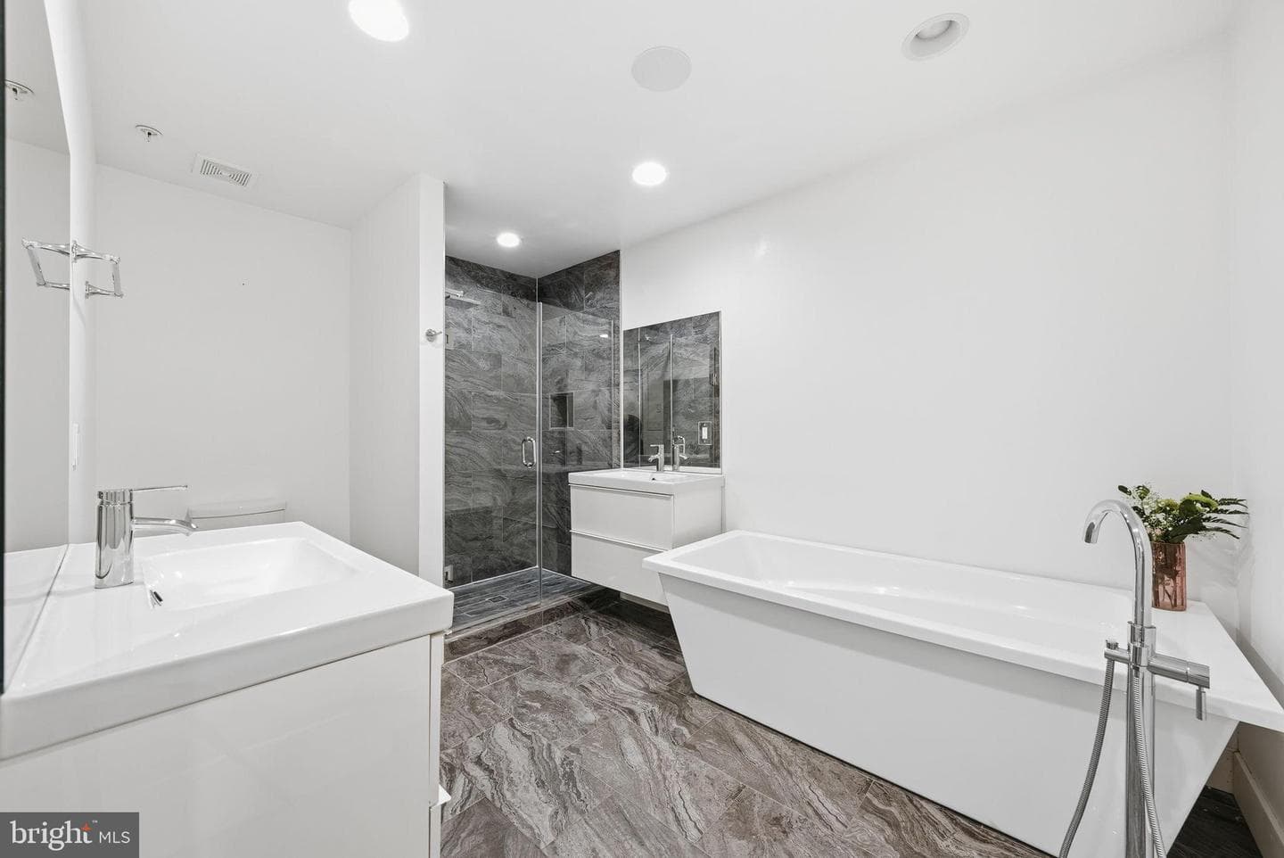 1512 F Street NE #2 photo 23