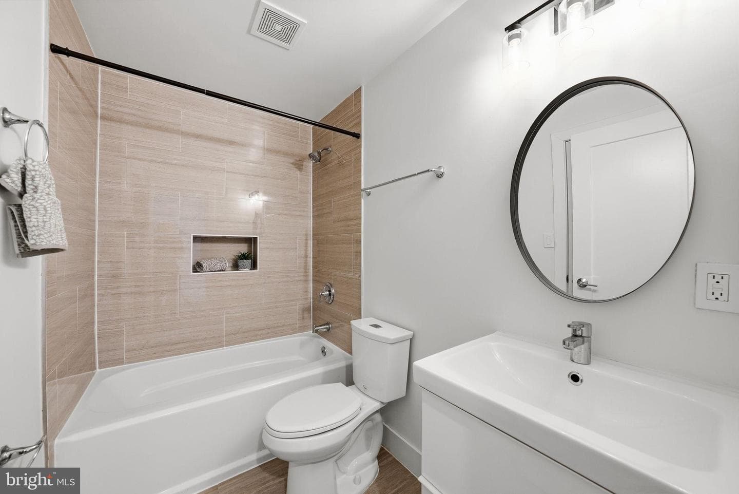 1512 F Street NE #2 photo 29