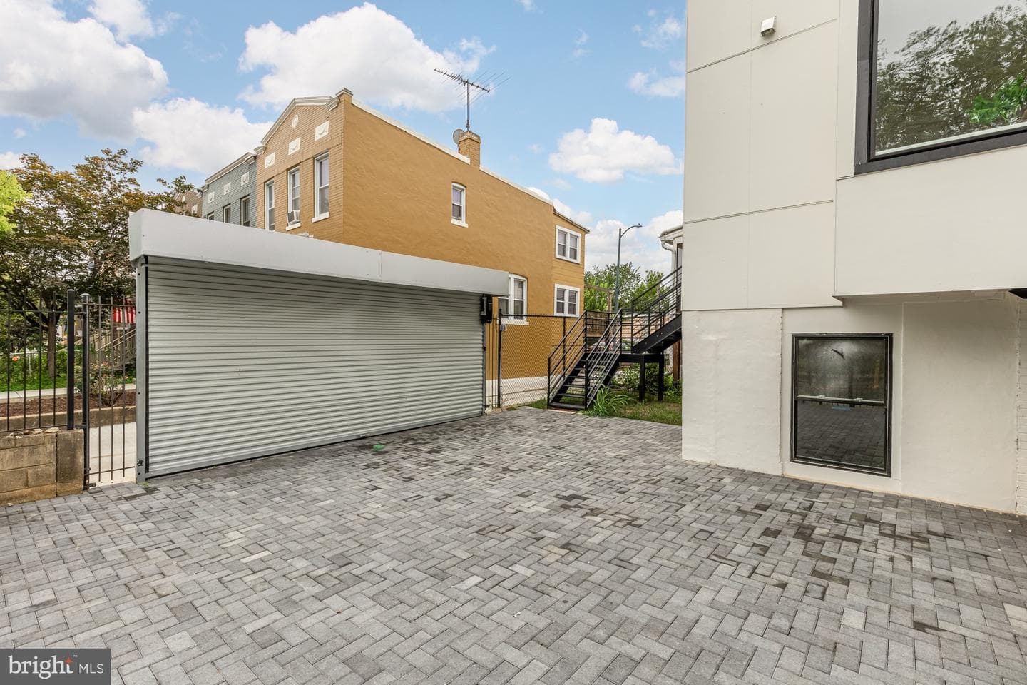 1631 G Street SE photo 3