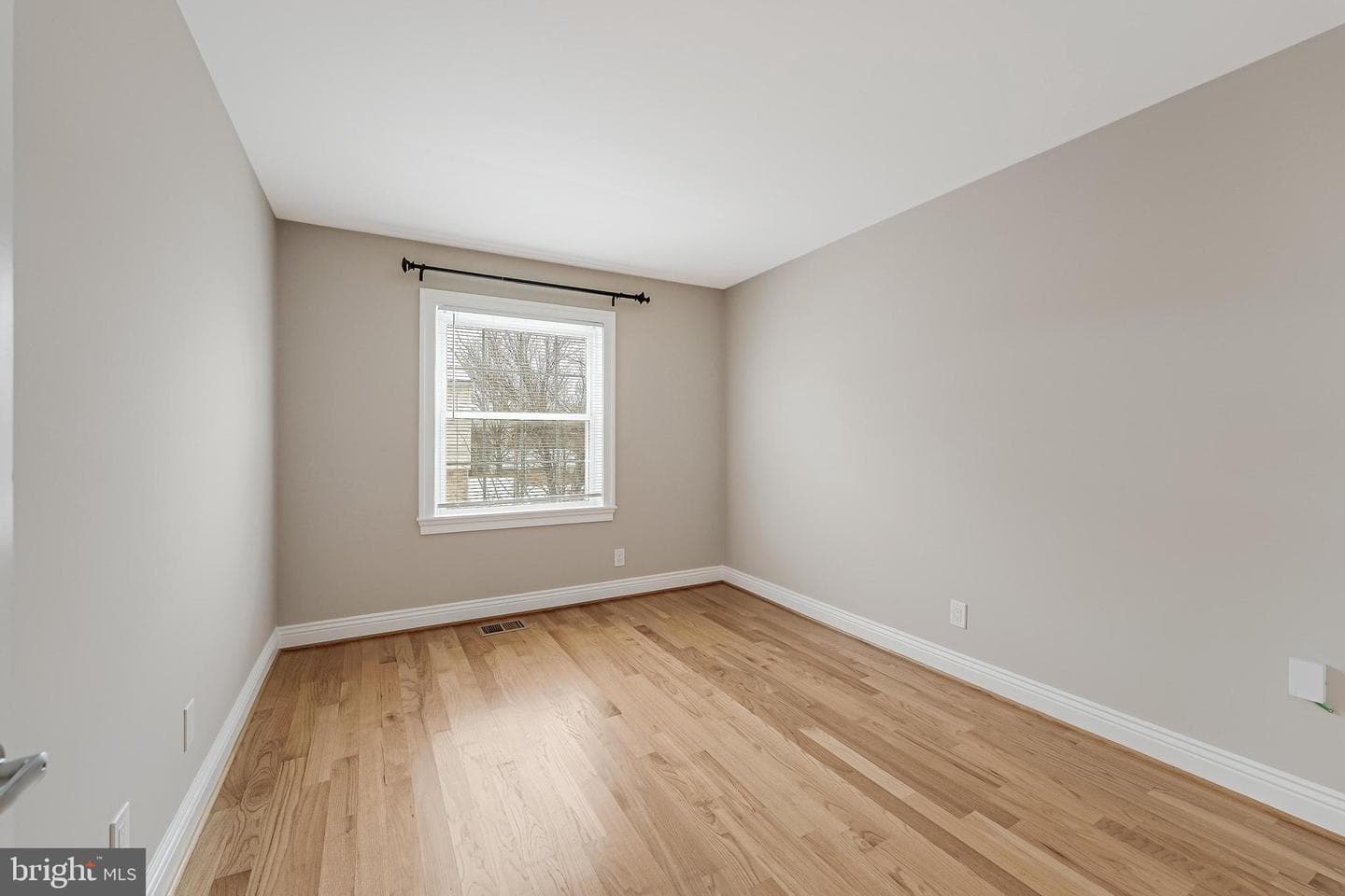 814 Geranium Street NW photo 34