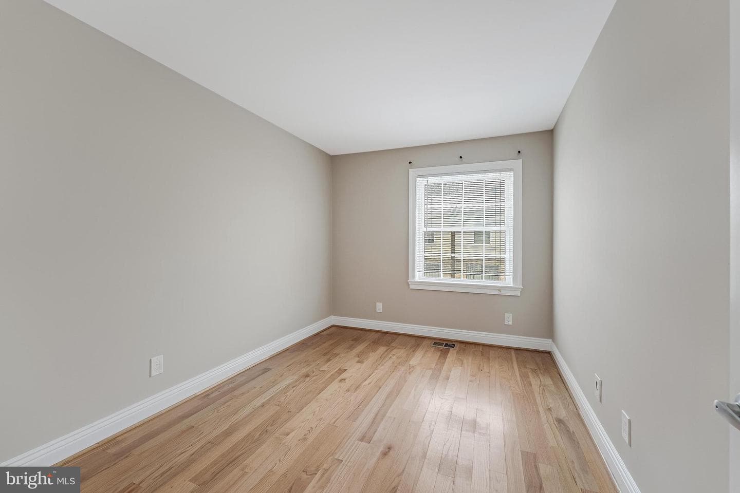 814 Geranium Street NW photo 37