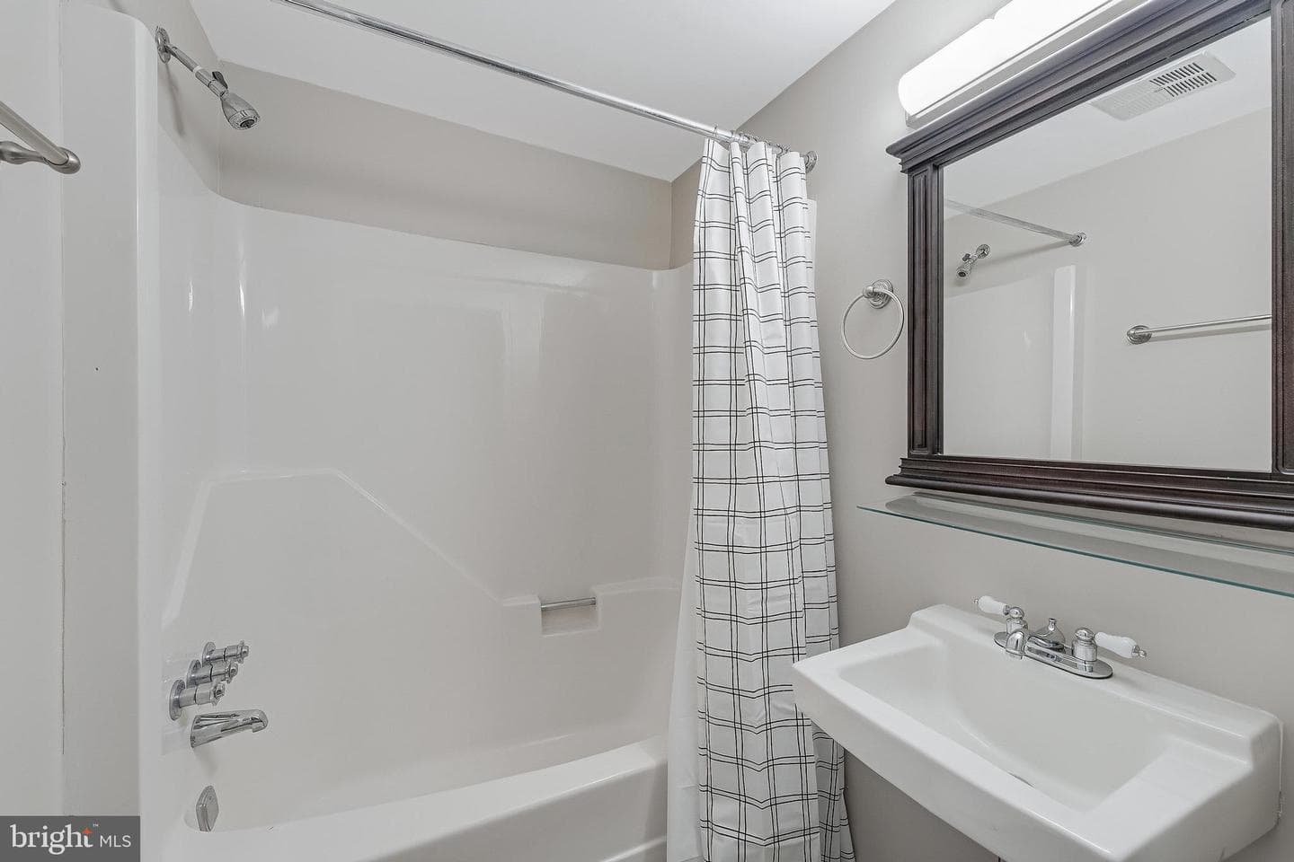 814 Geranium Street NW photo 50