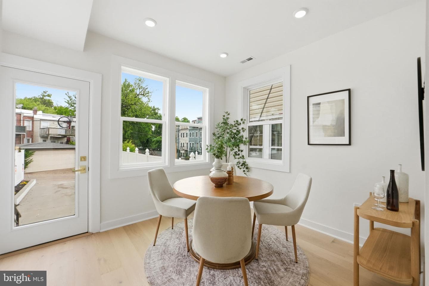 220 V Street NE photo 13