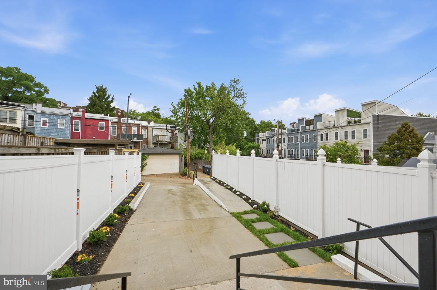 220 V Street NE photo 43