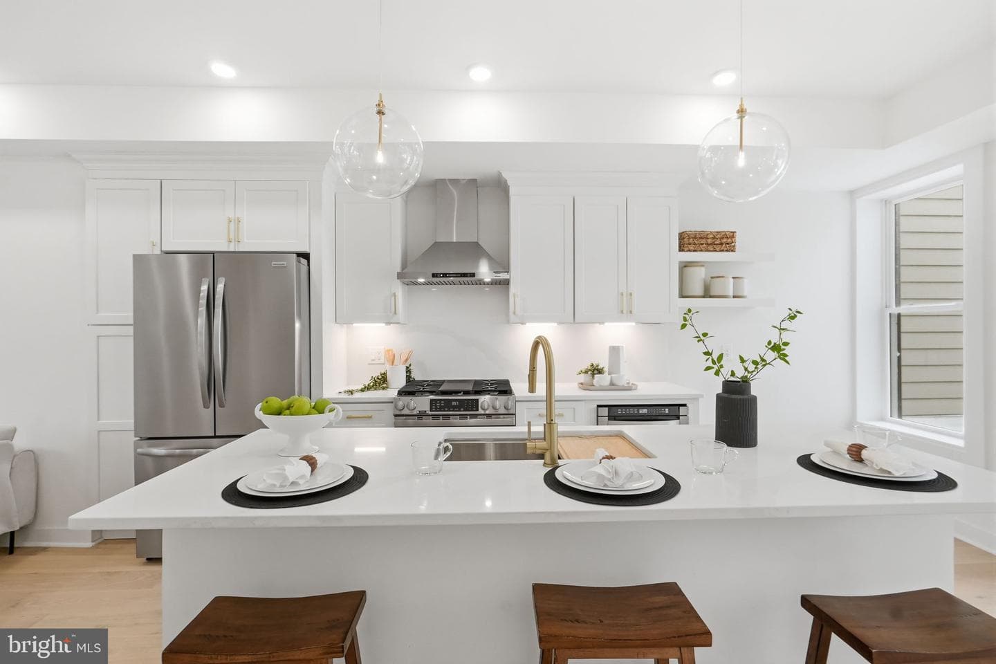 220 V Street NE photo 9