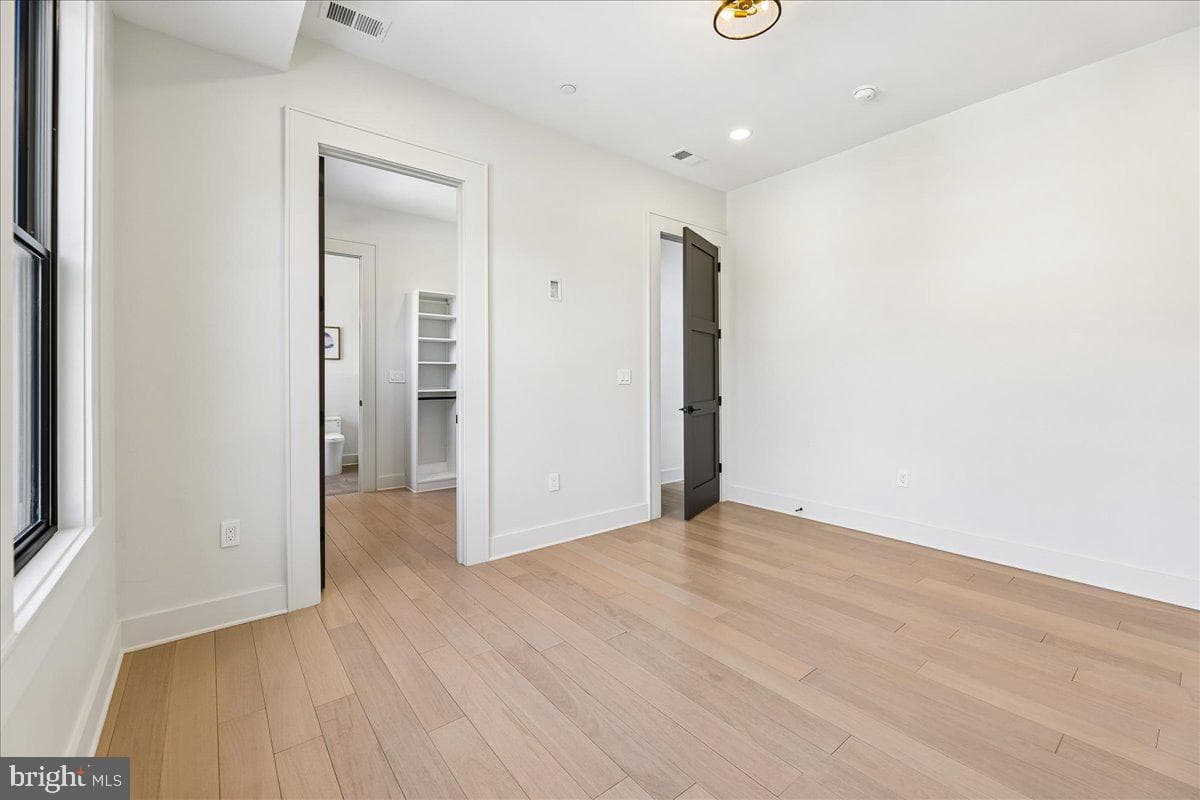 4428 Albemarle Street NW photo 32