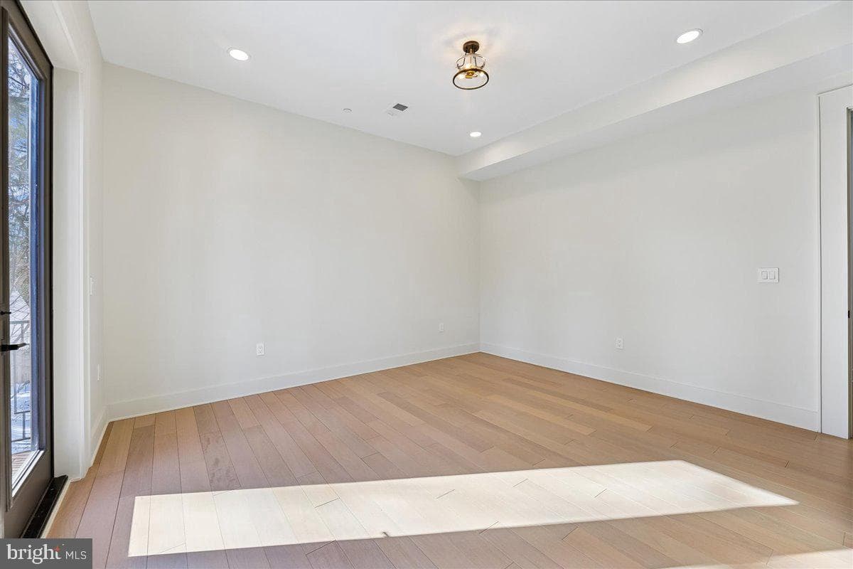 4428 Albemarle Street NW photo 63