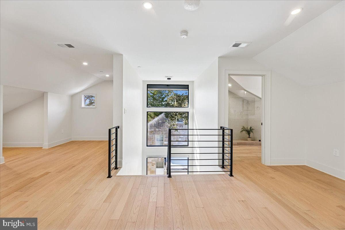 4428 Albemarle Street NW photo 65