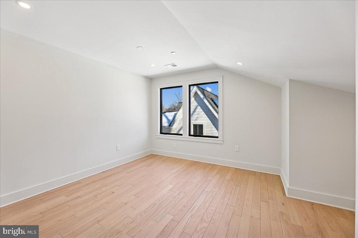 4428 Albemarle Street NW photo 74