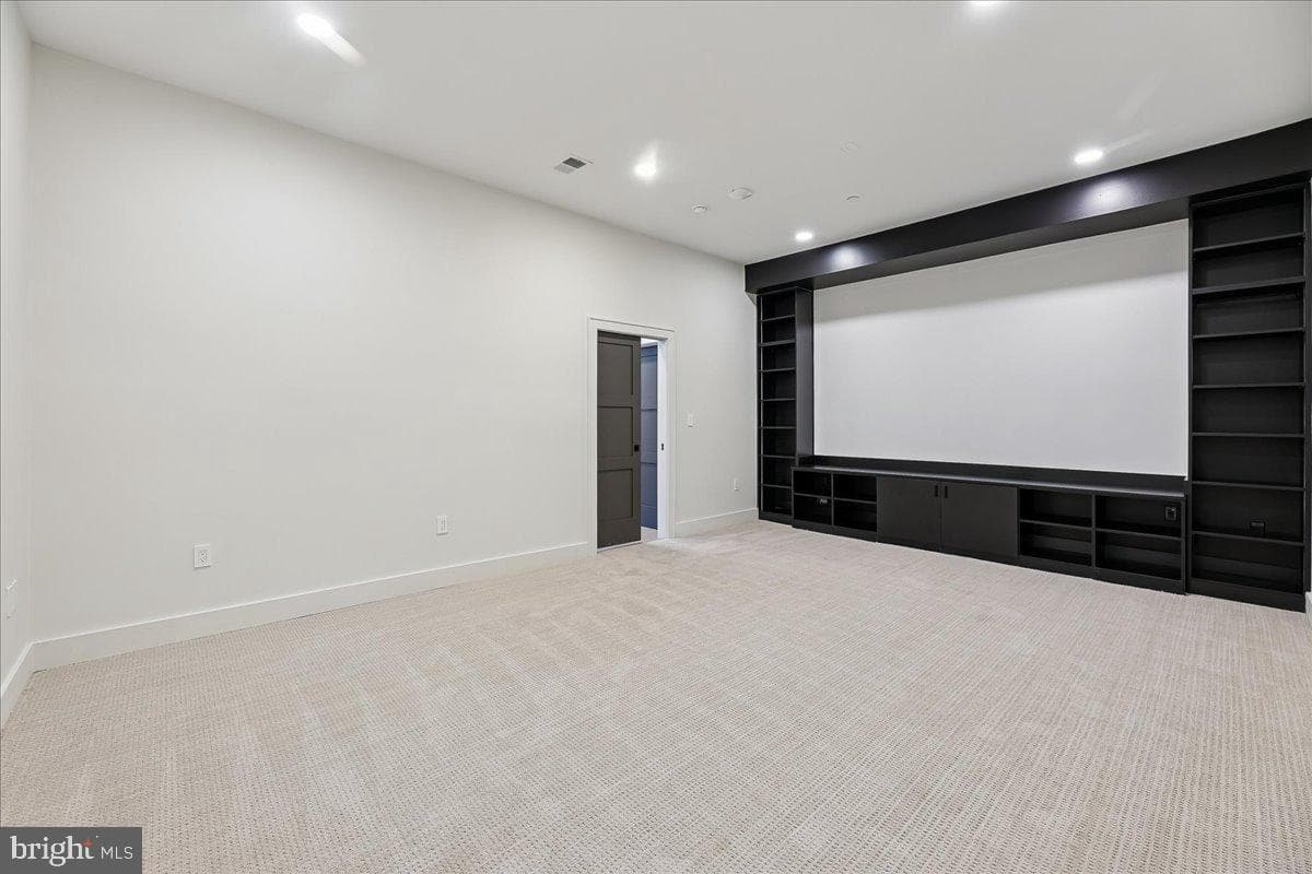 4428 Albemarle Street NW photo 86