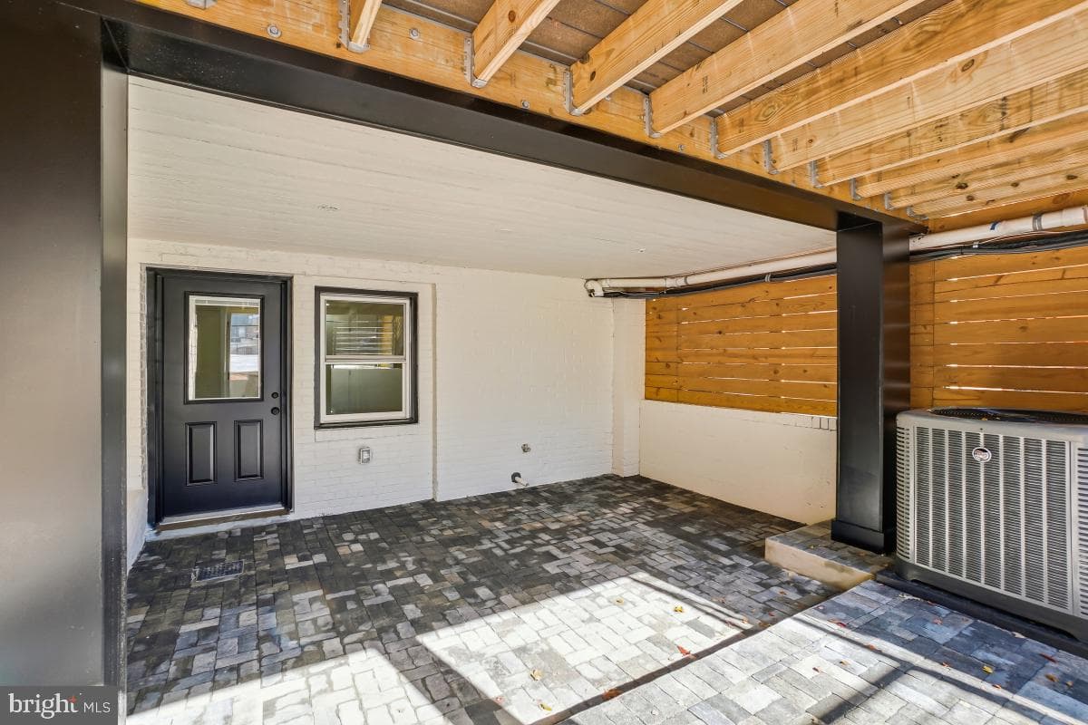 1621 D Street NE photo 11