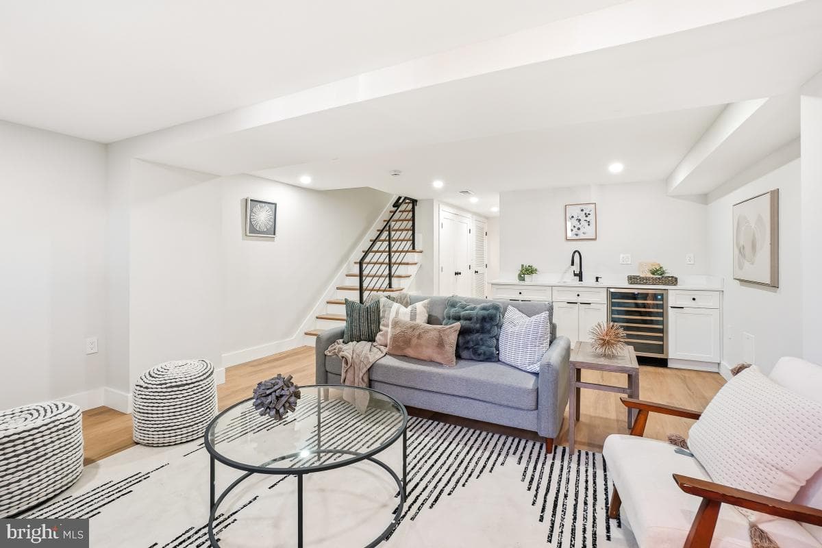 1621 D Street NE photo 8