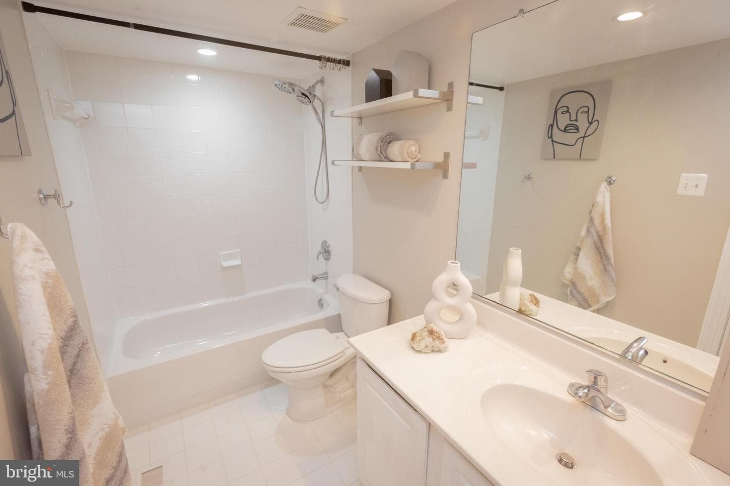 1432 East Capitol Street NE #1432 photo 32