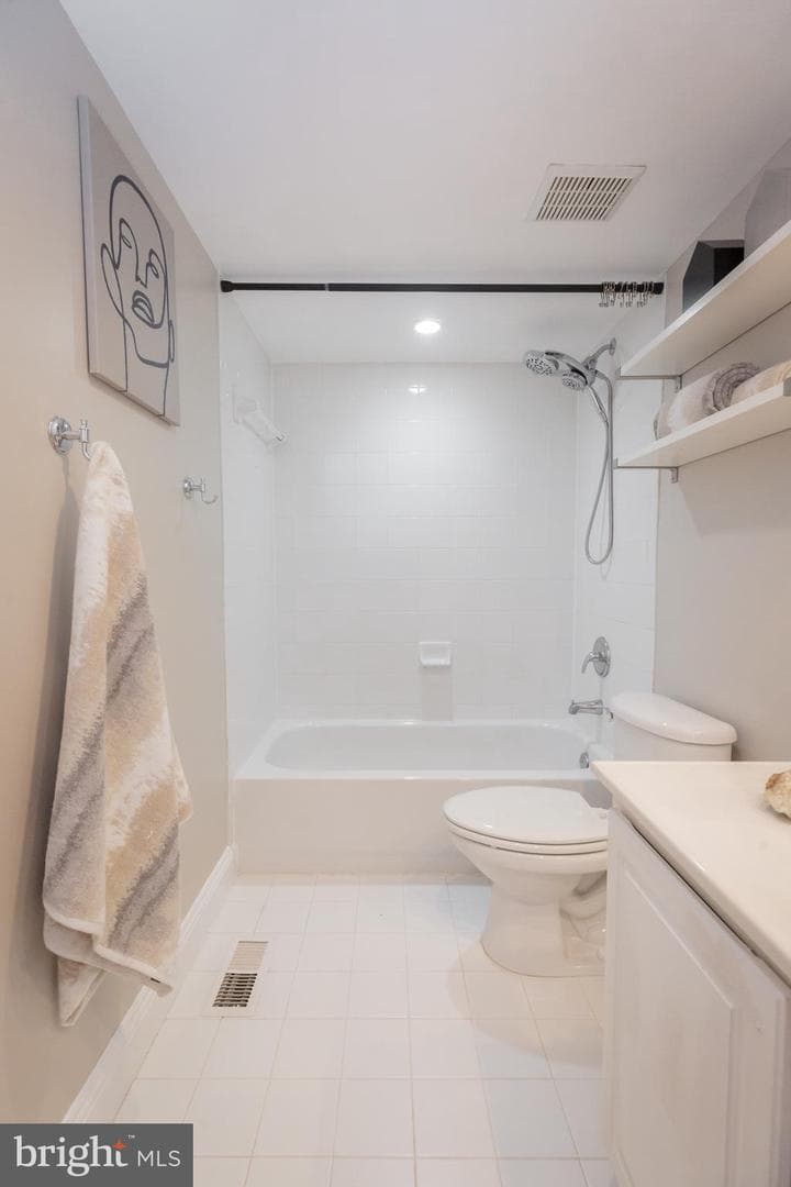 1432 East Capitol Street NE #1432 photo 34