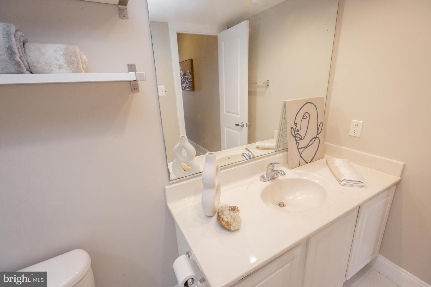 1432 East Capitol Street NE #1432 photo 36