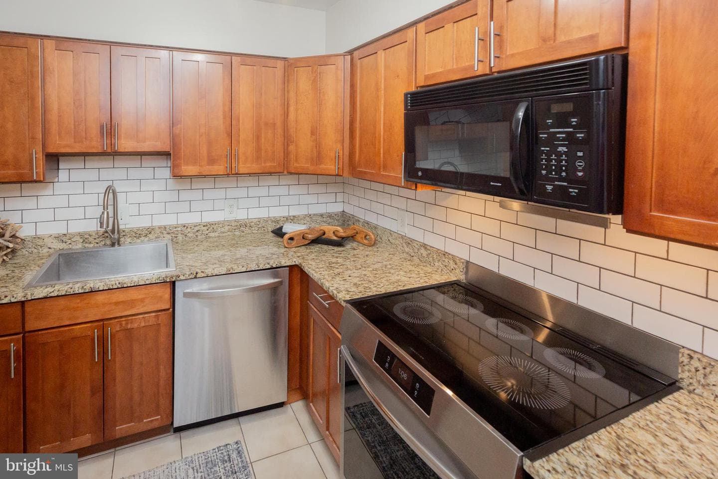 1432 East Capitol Street NE #1432 photo 4