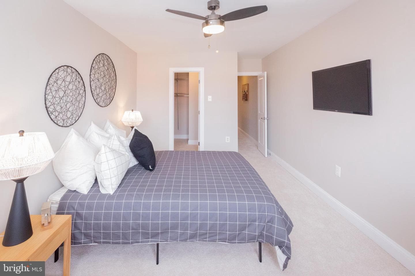 1432 East Capitol Street NE #1432 photo 41