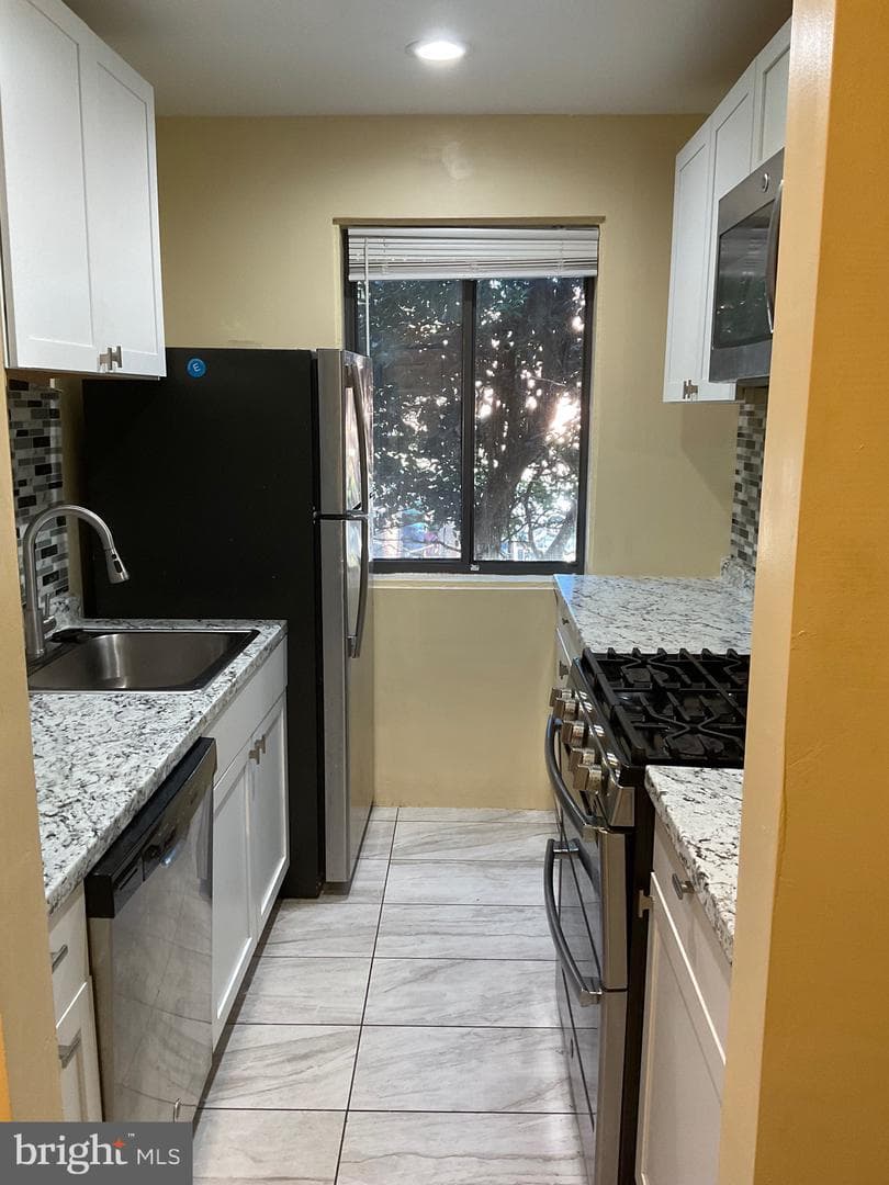 6 Galveston Street SW #103 photo 9