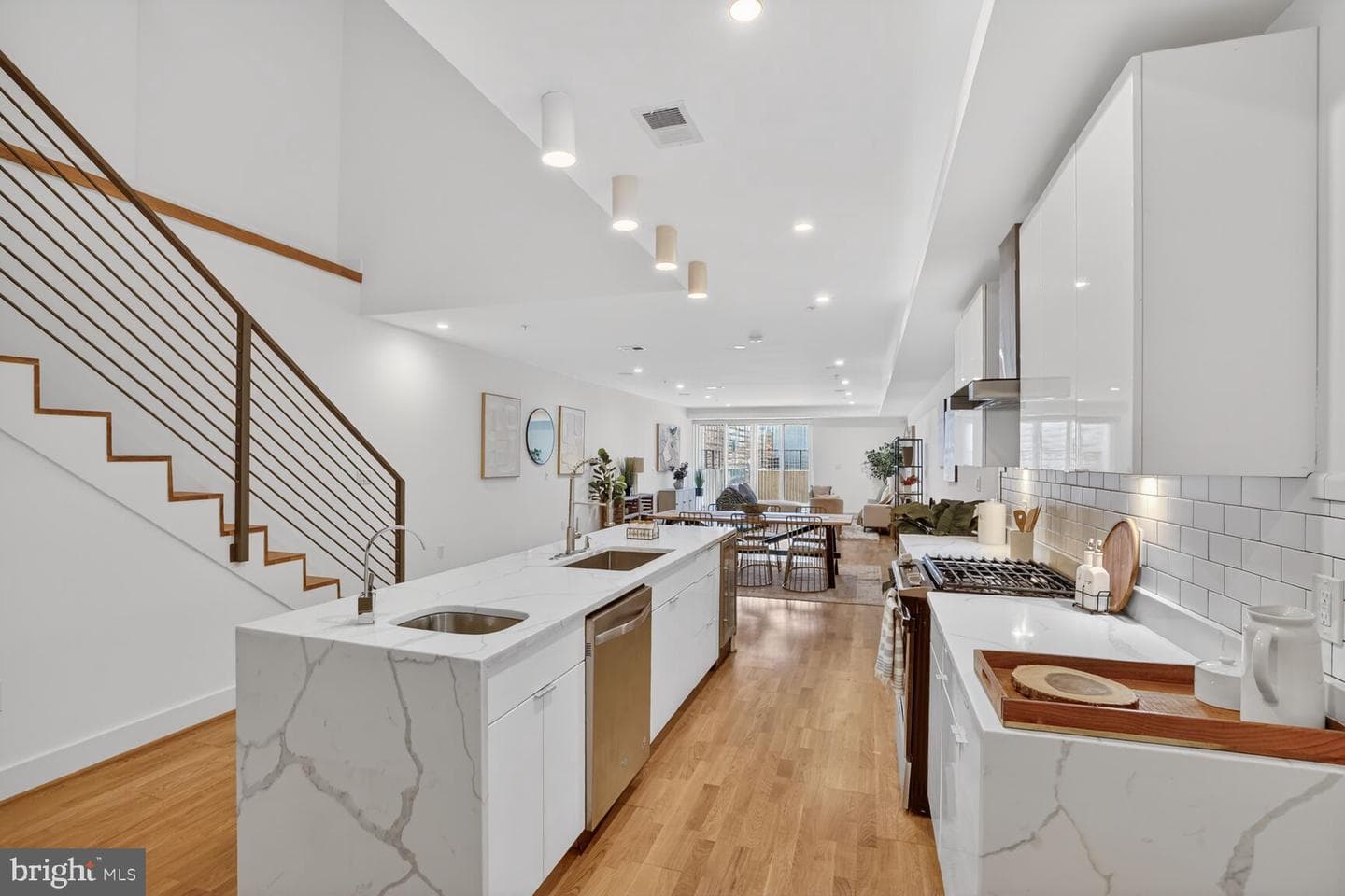 1125 Morse Street NE #1 photo 2