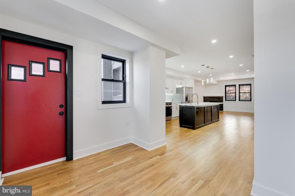219 Jefferson Street NW photo 4