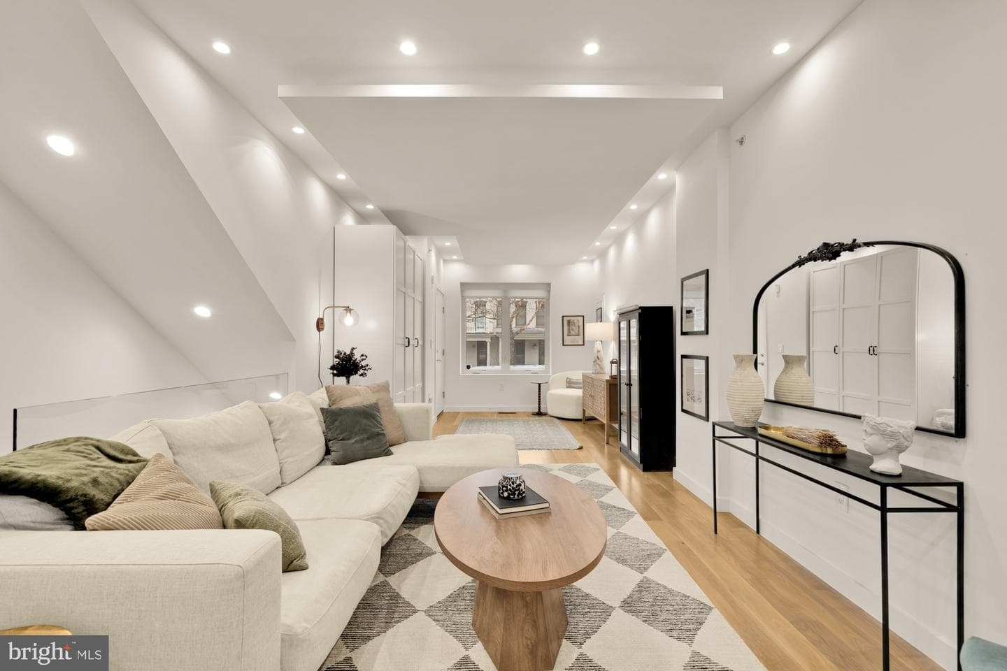 2315 Ontario Road NW #1 photo 9