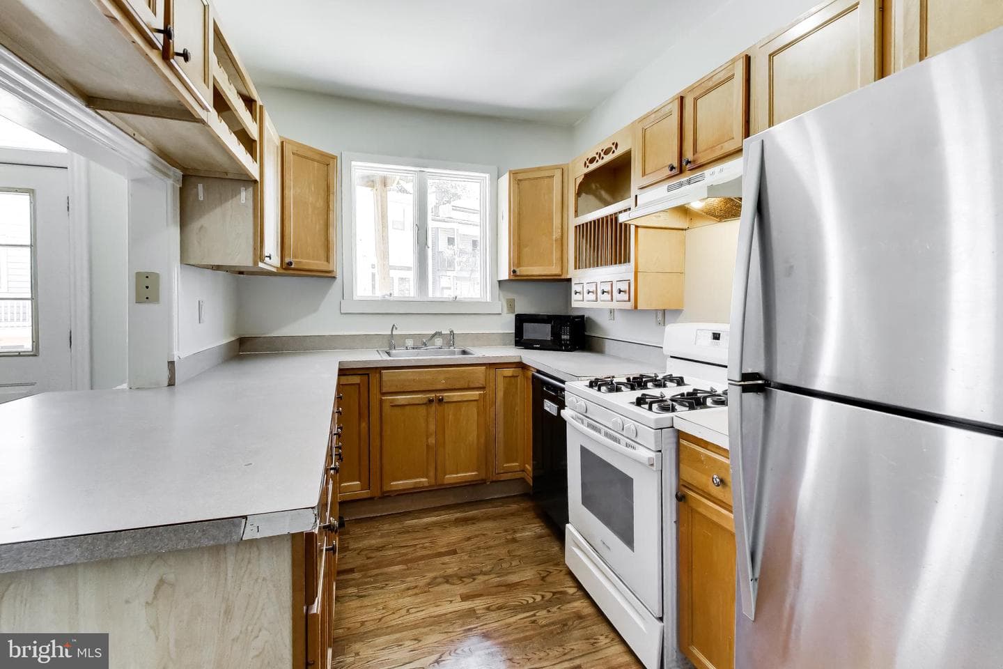 3544 Hertford Place NW photo 13