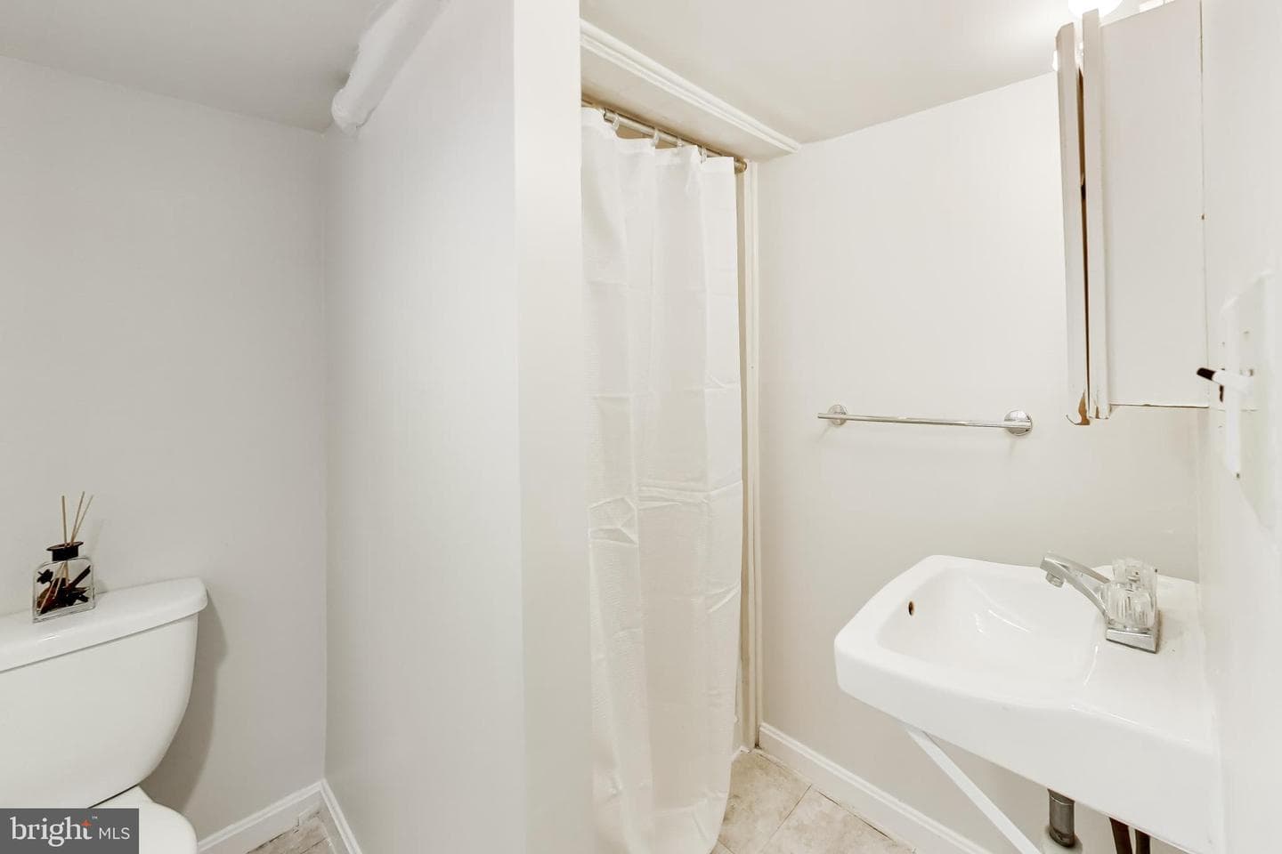 3544 Hertford Place NW photo 37