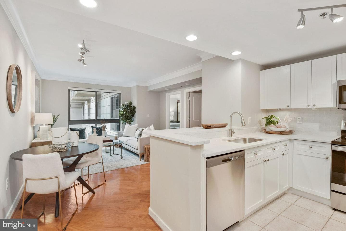 777 7th Street NW #1013, Washington